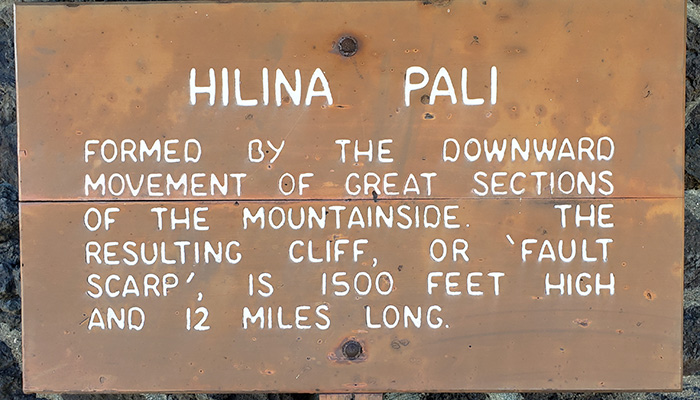Hilina Pali informative sign